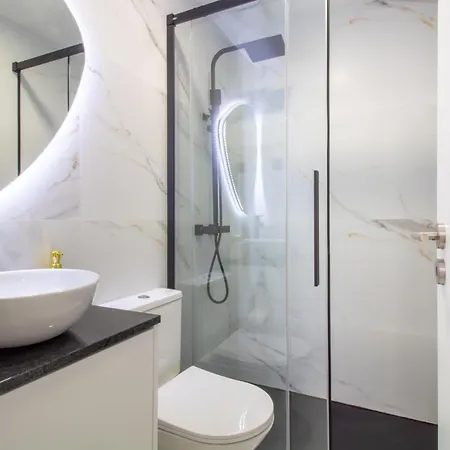 Quiet Duplex W Patio In Lapa By Lovelystay Apartment Porto
